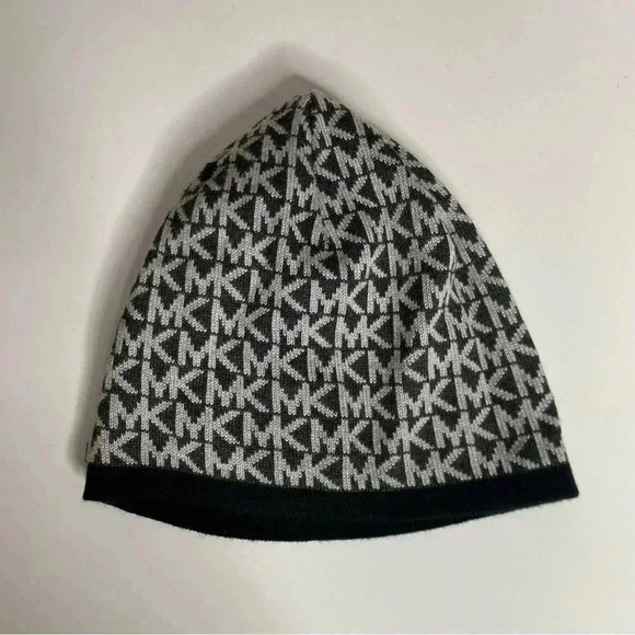 Micheal Kors Beanie - Picture 2 of 5